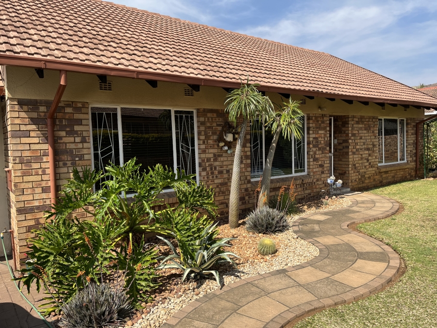 To Let 3 Bedroom Property for Rent in Geelhoutpark North West